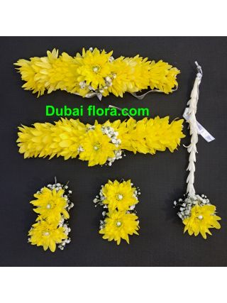 Bridal set with yellow Chrysanthemums and gypsophila delivery dubai 